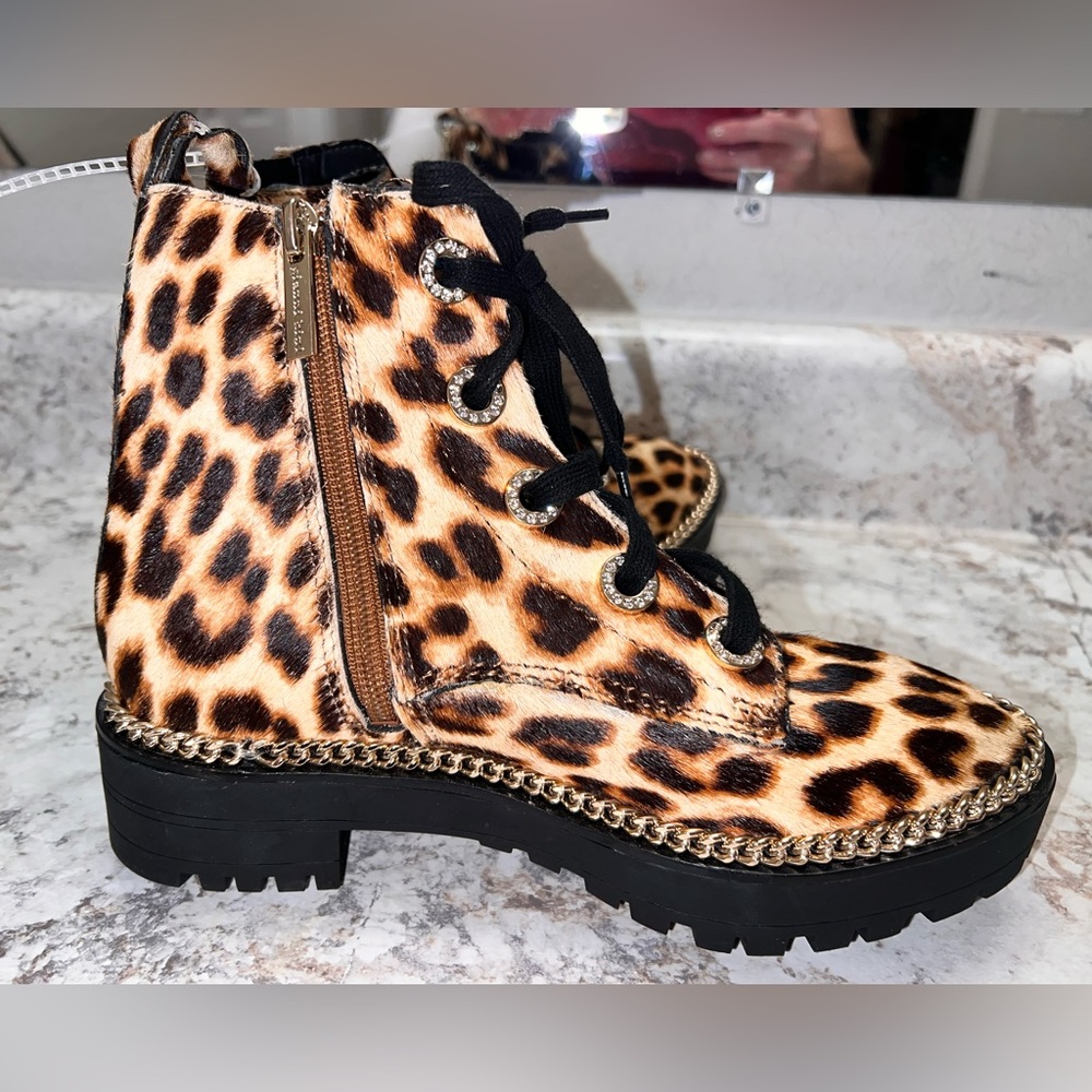 Gianni Bini Lyone Leopard Print Calf Hair Chained Mobwife Chunky Combat Boot - Picture 3 of 7